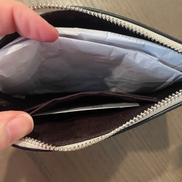 Coach White and Red Floral Corner Zip Wristlet NWT - Picture 3 of 5